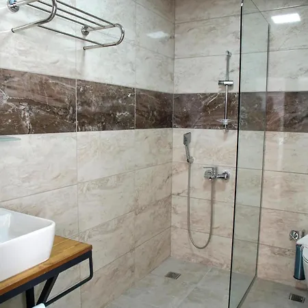 Af-ra Hotel 2*