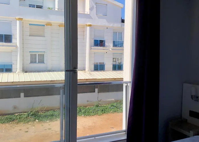 Hotel Af-ra 3*