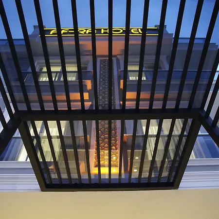 Hotel Af-ra 3*